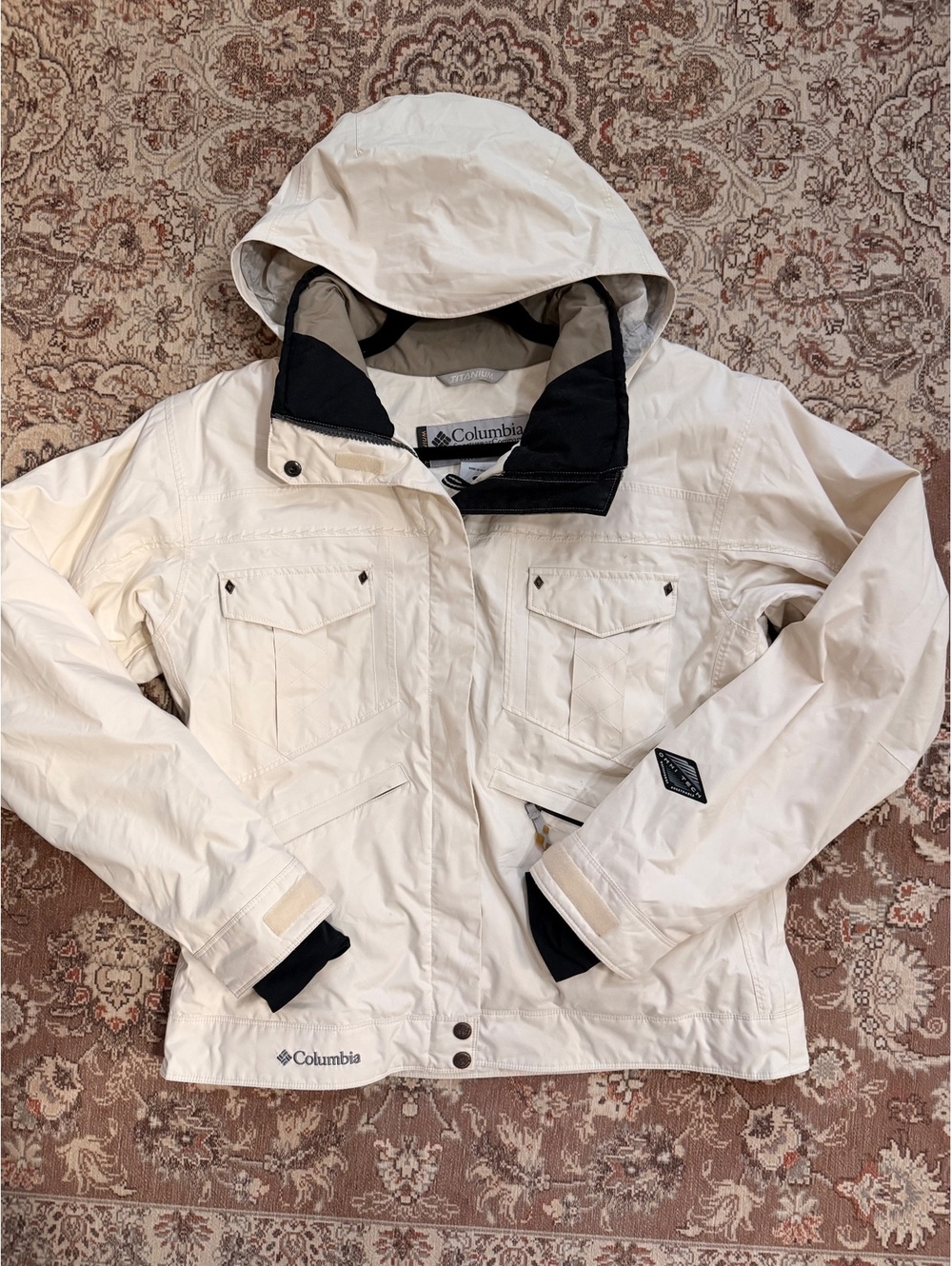 Columbia titanium Omni tech waterproof coat